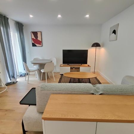 Fantastic Apartment Sant Adria Beach サン・アドリア・デ・ベソス エクステリア 写真