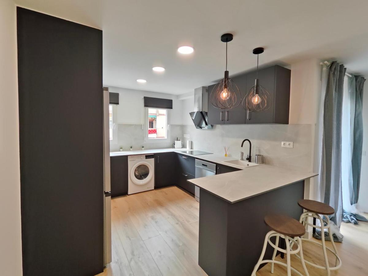 Fantastic Apartment Sant Adria Beach サン・アドリア・デ・ベソス エクステリア 写真