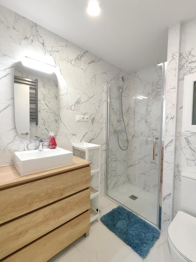Fantastic Apartment Sant Adria Beach サン・アドリア・デ・ベソス エクステリア 写真