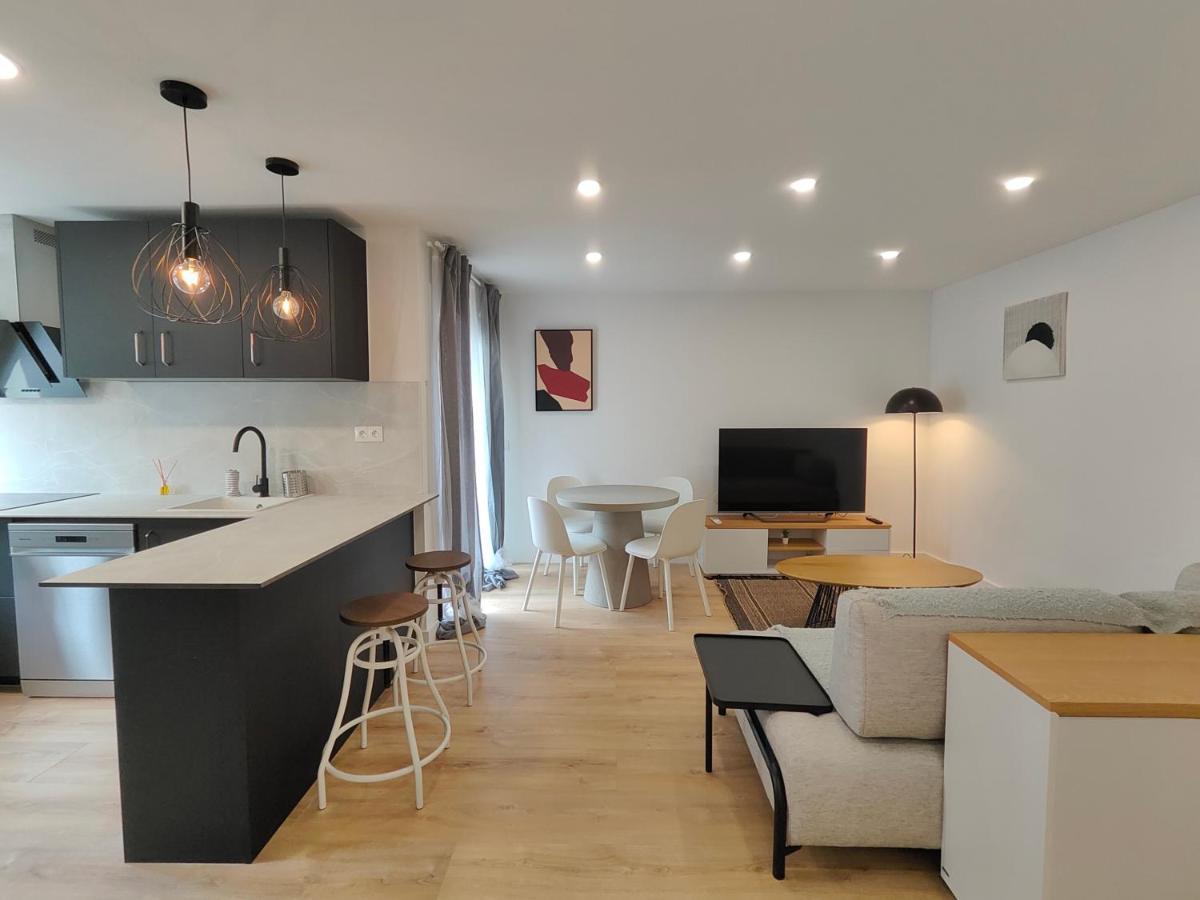 Fantastic Apartment Sant Adria Beach サン・アドリア・デ・ベソス エクステリア 写真