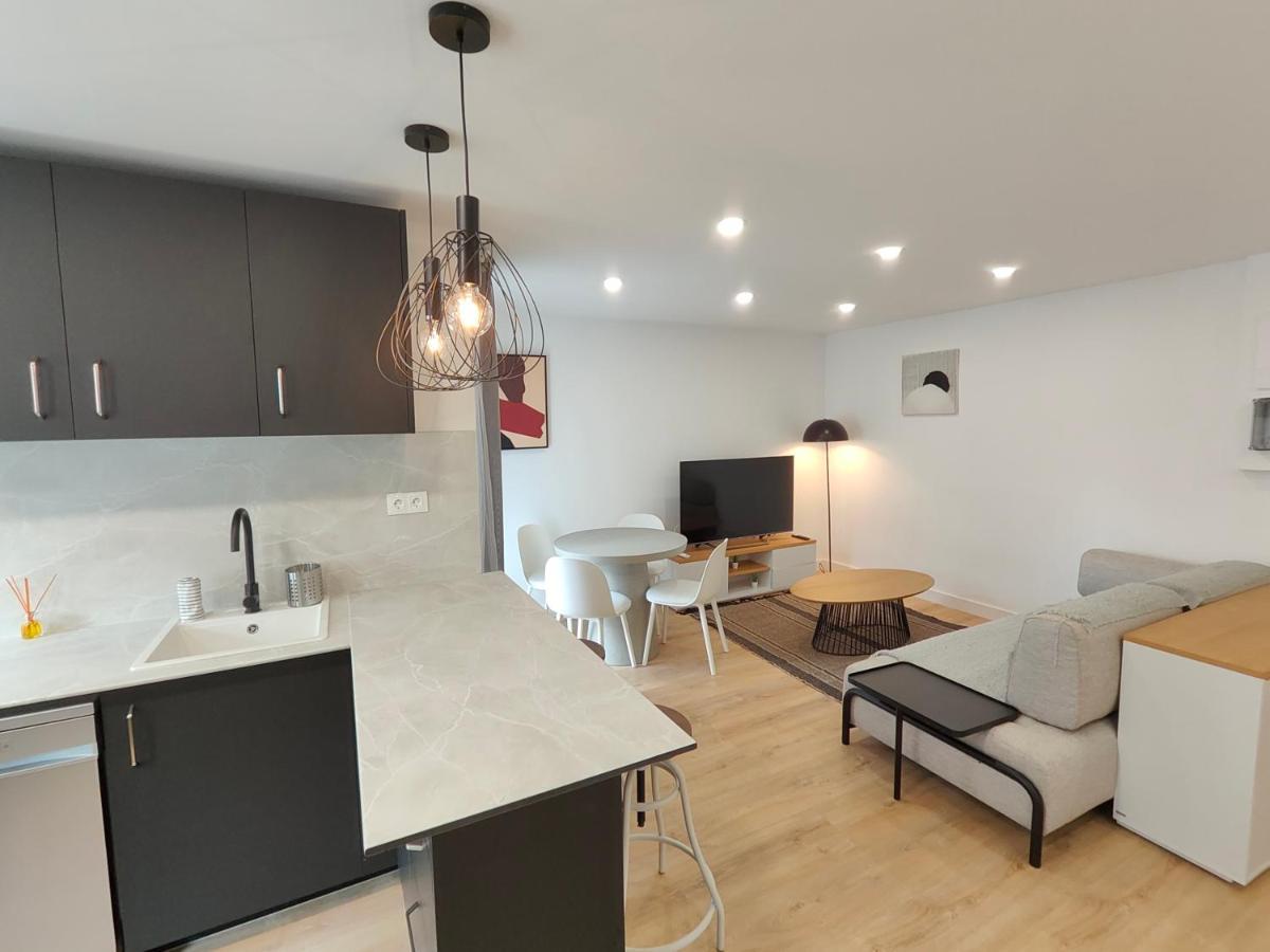 Fantastic Apartment Sant Adria Beach サン・アドリア・デ・ベソス エクステリア 写真