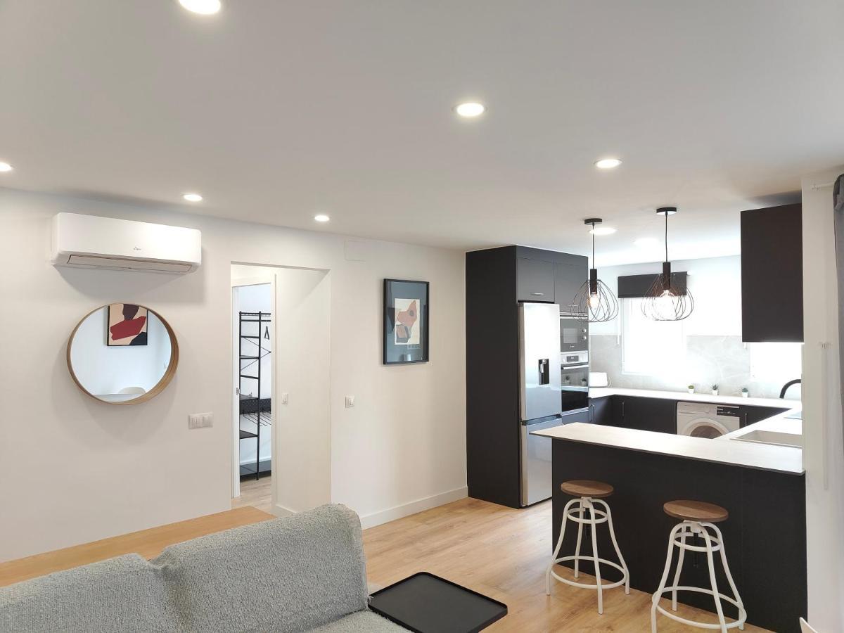 Fantastic Apartment Sant Adria Beach サン・アドリア・デ・ベソス エクステリア 写真