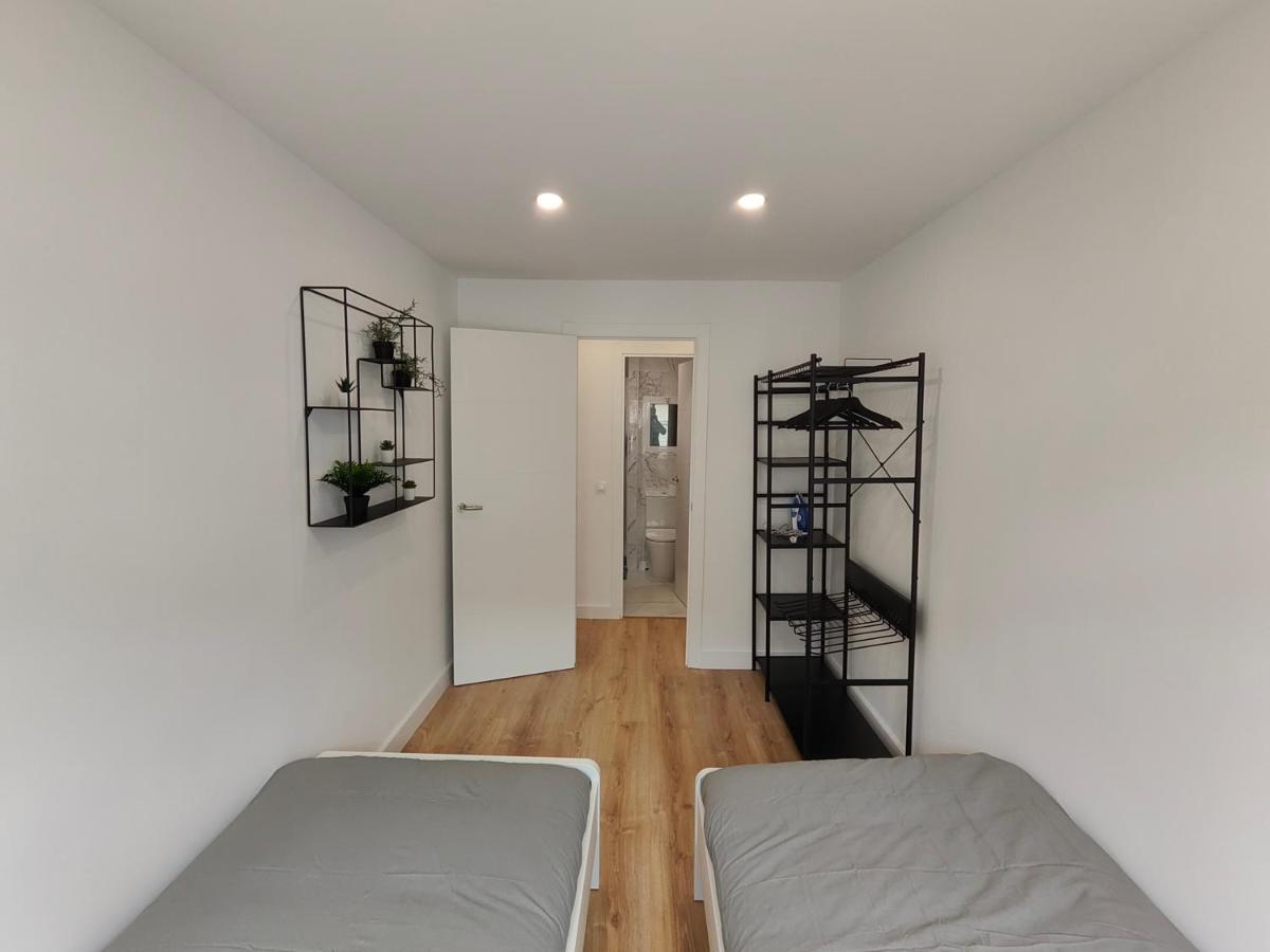 Fantastic Apartment Sant Adria Beach サン・アドリア・デ・ベソス エクステリア 写真