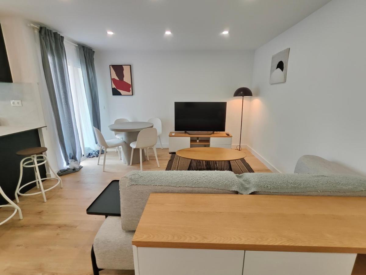 Fantastic Apartment Sant Adria Beach サン・アドリア・デ・ベソス エクステリア 写真