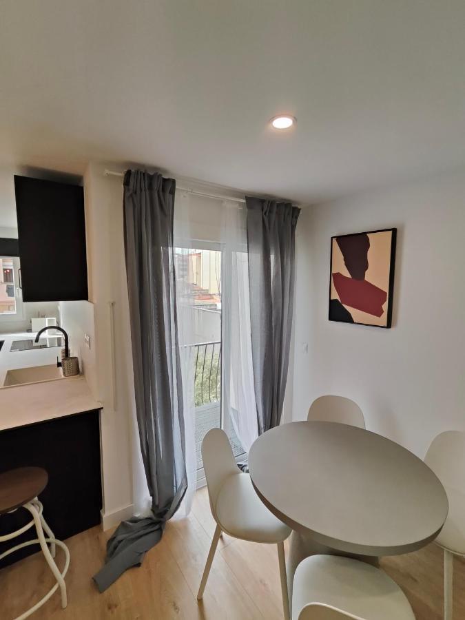 Fantastic Apartment Sant Adria Beach サン・アドリア・デ・ベソス エクステリア 写真