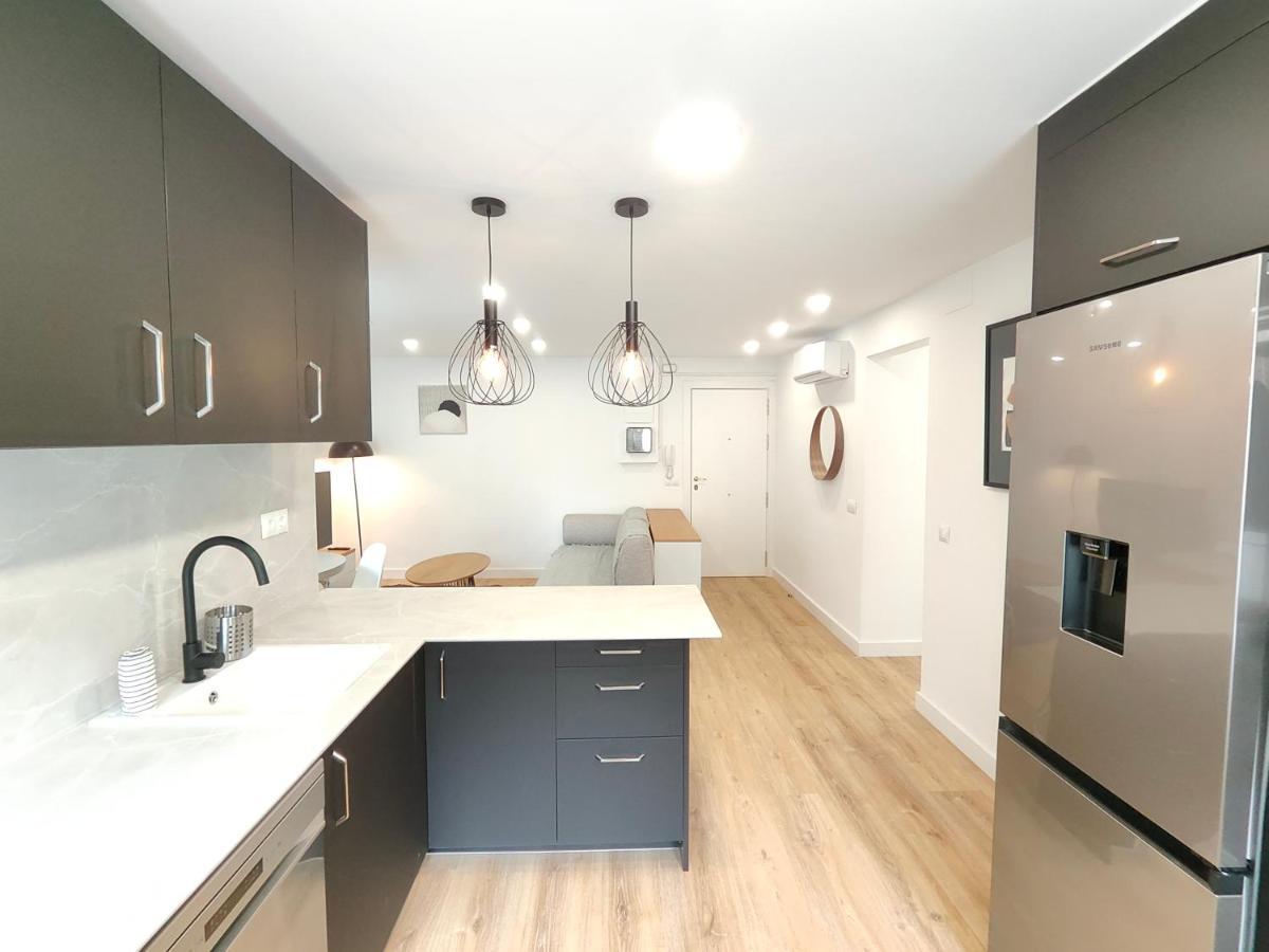 Fantastic Apartment Sant Adria Beach サン・アドリア・デ・ベソス エクステリア 写真