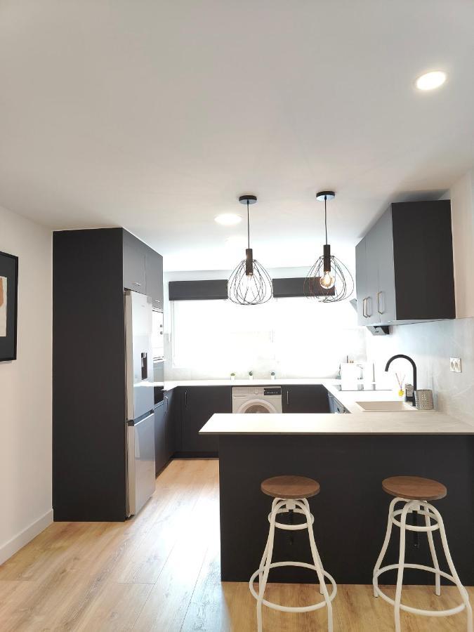 Fantastic Apartment Sant Adria Beach サン・アドリア・デ・ベソス エクステリア 写真